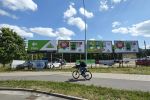 Leroy Merlin z billboardów zaprasza na niesamowite promocje. 