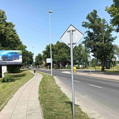 Lexus na naszym nośniku na ulicy Pomorskiej