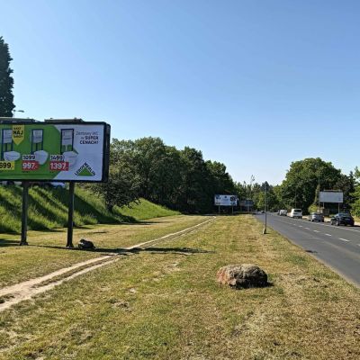 Leroy Merlin z billboardów zaprasza na niesamowite promocje. 