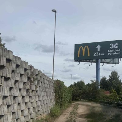 Mc Donald's z nową reklamą kierunkową na naszym megaboardzie w Szczecinie